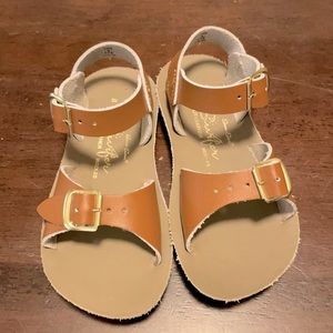 Tan Sun Sans Toddler size 8.